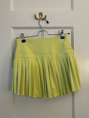 Kyodan Women’s Size XS Pleated Yellow Skort